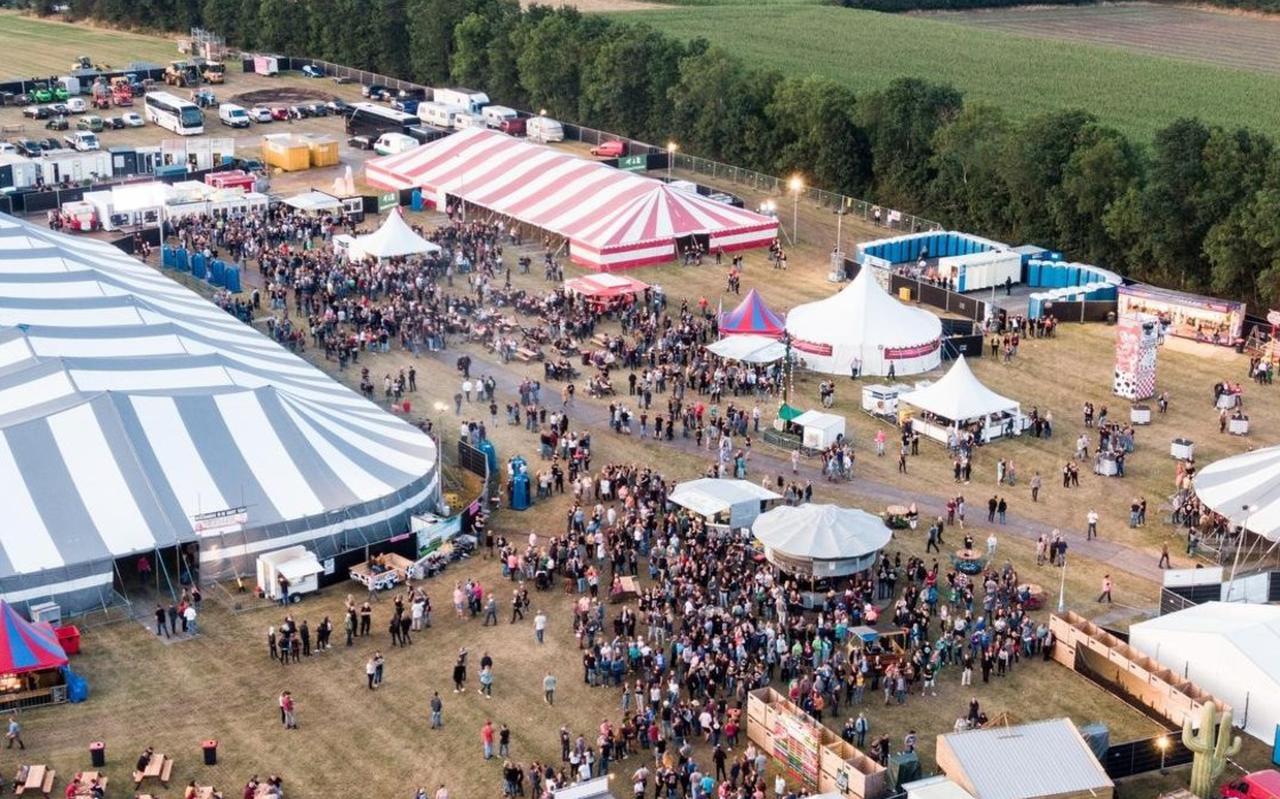 Een overzicht van het terrein tijdens de laatste editie van Dicky Woodstock in 2019.