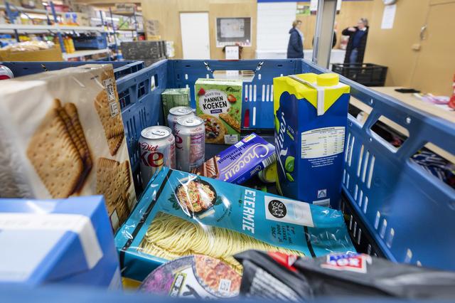 Supermarkten, PKN-kerk en sociale voedseltuin steunen Voedselbank Weststellingwerf