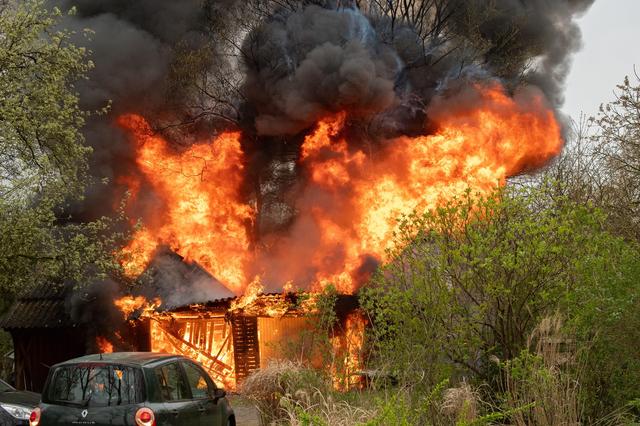 Schuur door brand verwoest in Wilhelminaoord