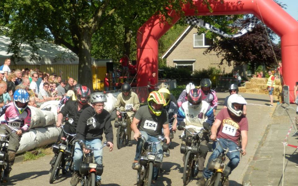 Er zijn verschillende manches per categorie en vijf rondes per manche. FOTO Hendrik Betten