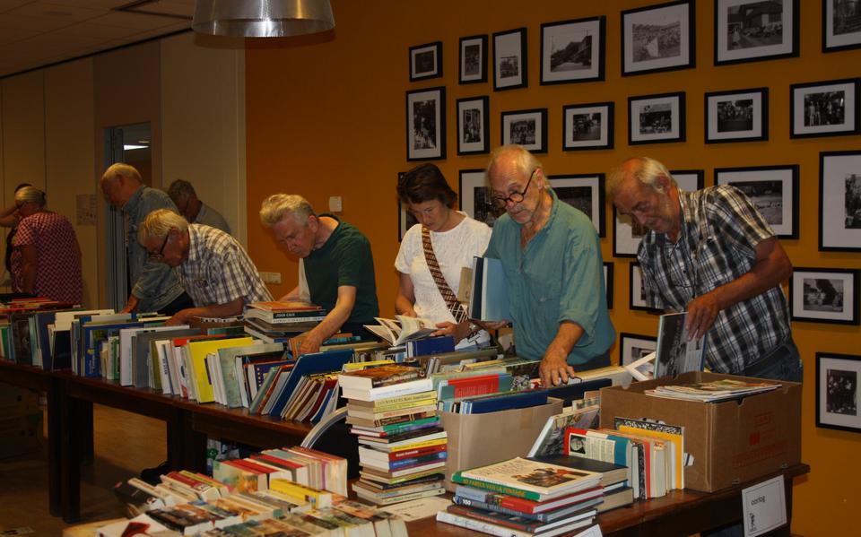 Informatieve boeken, thrillers en kinderboeken vinden gretig aftrek, net als boeken in het Fries en andere streektalen. 