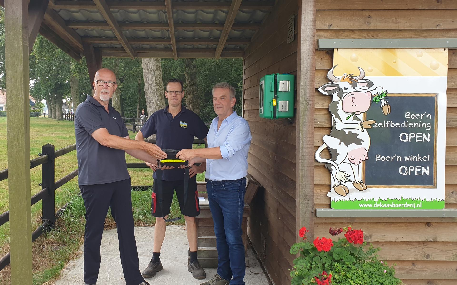 Oldeberkoop activeert twee AED's, nu tachtig AED's in gemeente - Stellingwerf