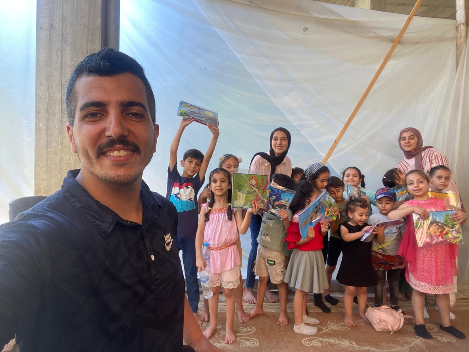 Mohammed Timraz met de kinderen in Gaza.
