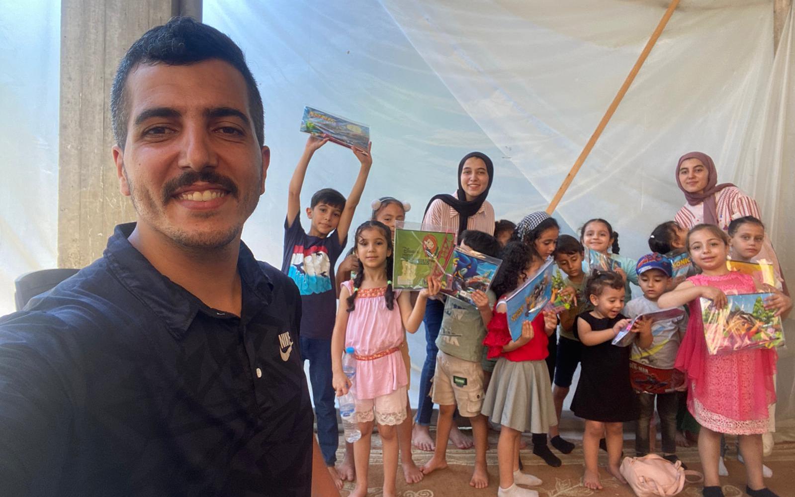 Mohammed Timraz met de kinderen in Gaza.