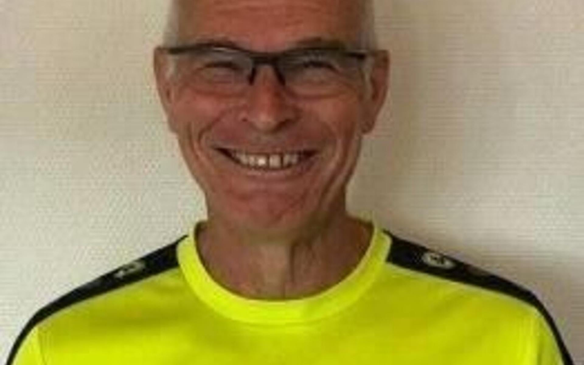 Gerard van den Akker traint dames De Blesse - Stellingwerf