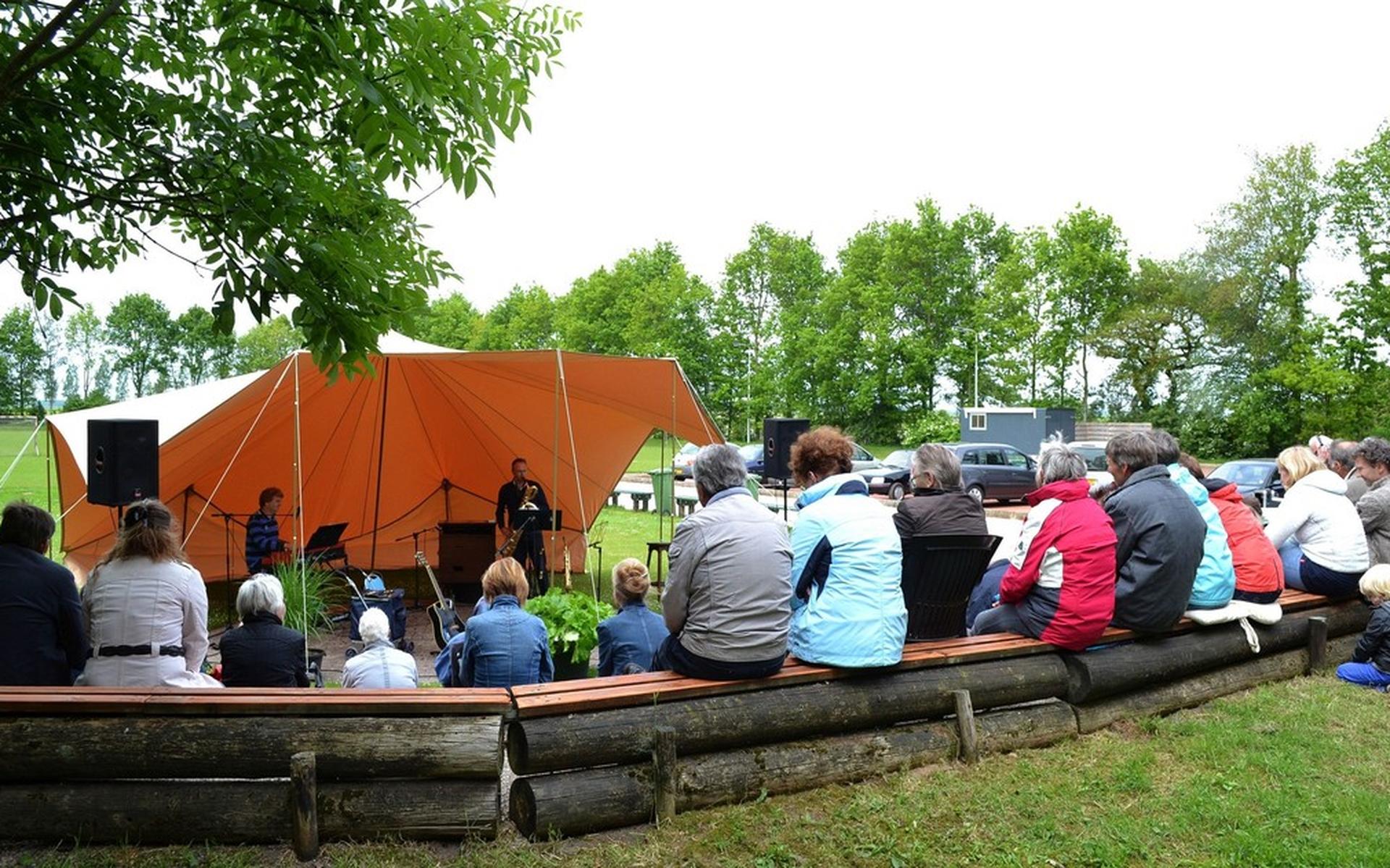 Darreltien start met dubbelconcert