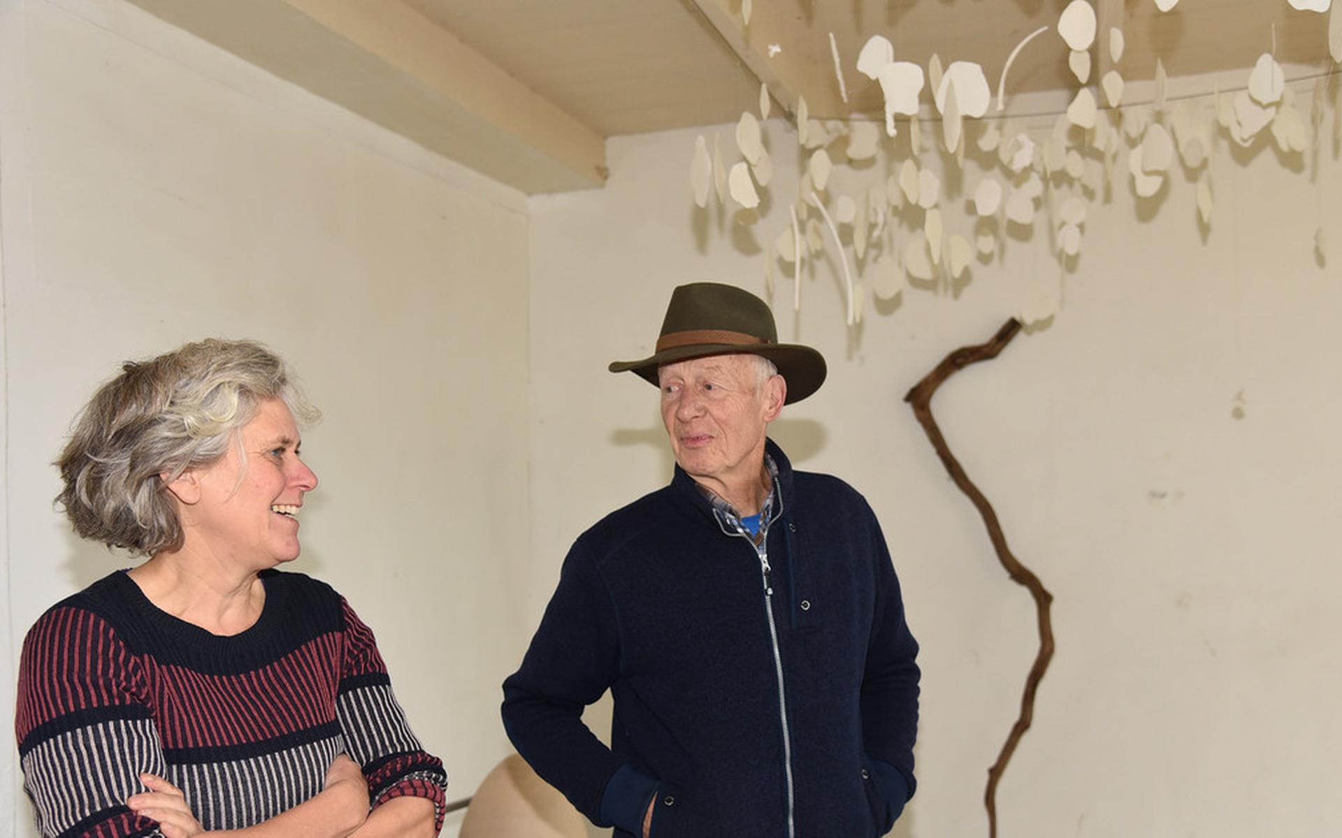 Kunstenares Sigrid Hamelink laat bezoekers haar atelier zien