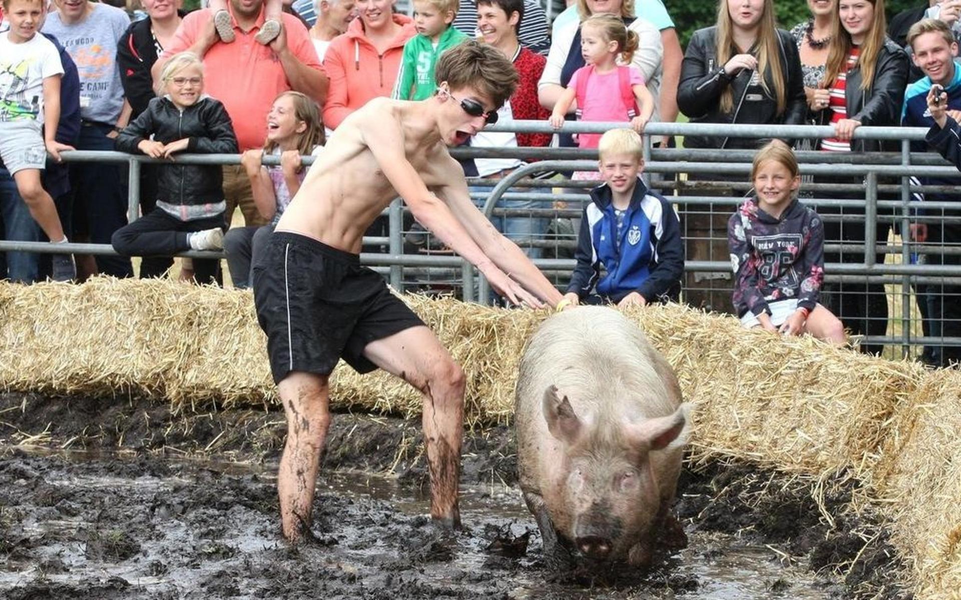 Zwientie tikken vol hilariteiten in Oldeholtpade