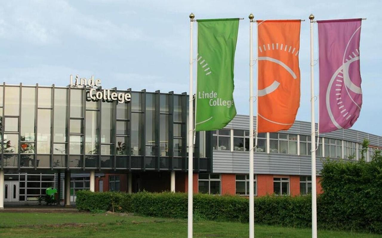 FOTO LINDE COLLEGE FOTO LINDE COLLEGE