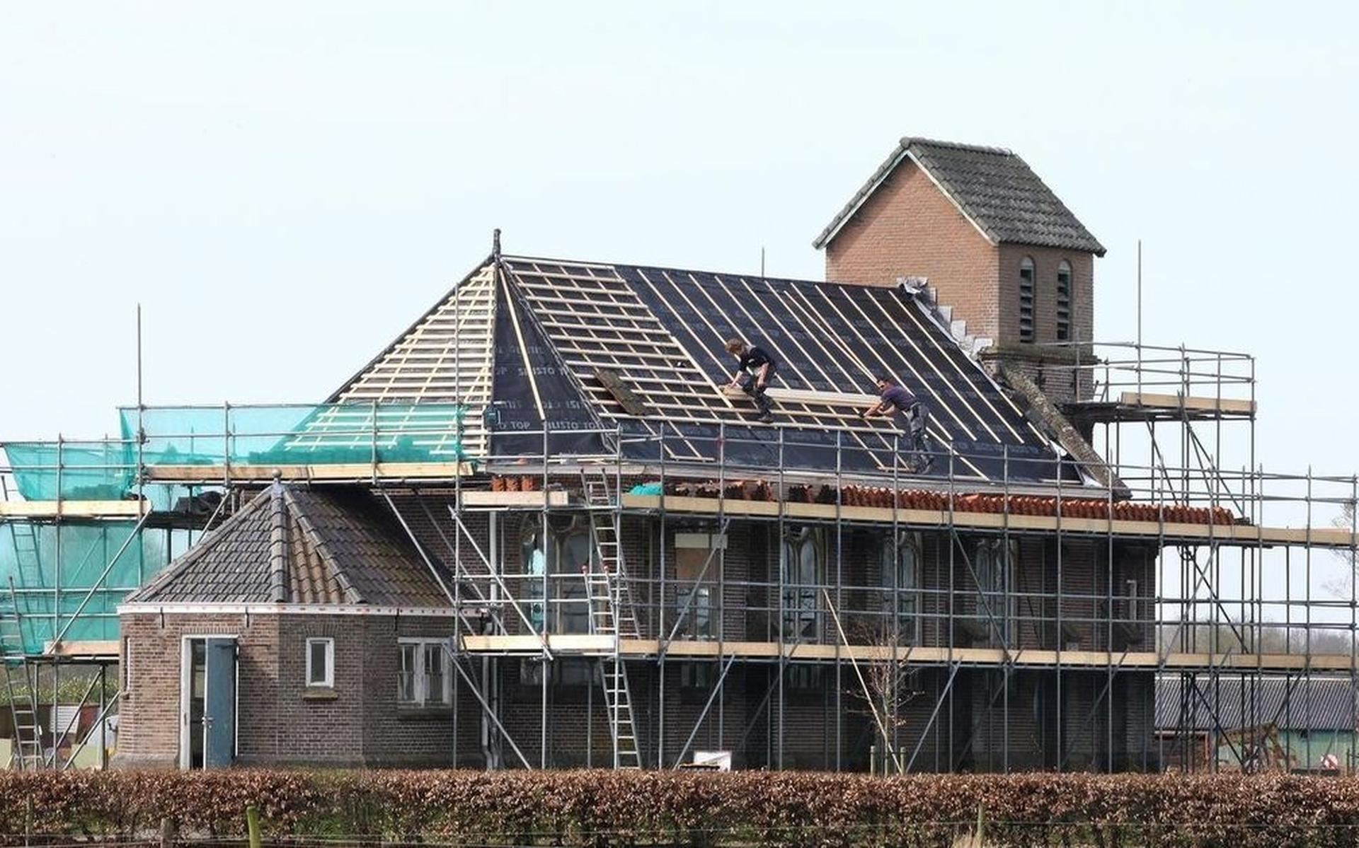 Kerk van Vinkega staat in de steigers