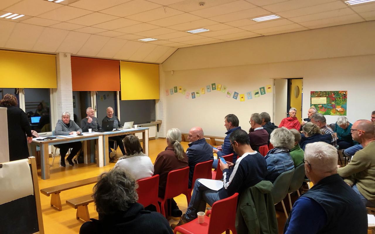 De bijeenkomst in basisschool De Velden in Noordwolde-Zuid. FOTO LOURENS LOOIJENGA