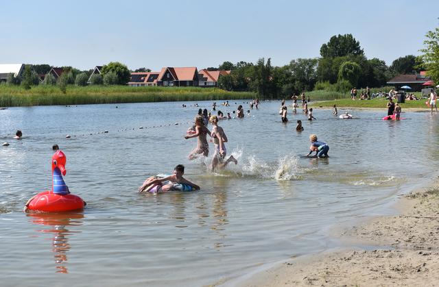 Dullemondig: Waarom geen Wolvenpark Wolvega of Pieter Poot Pretpark?
