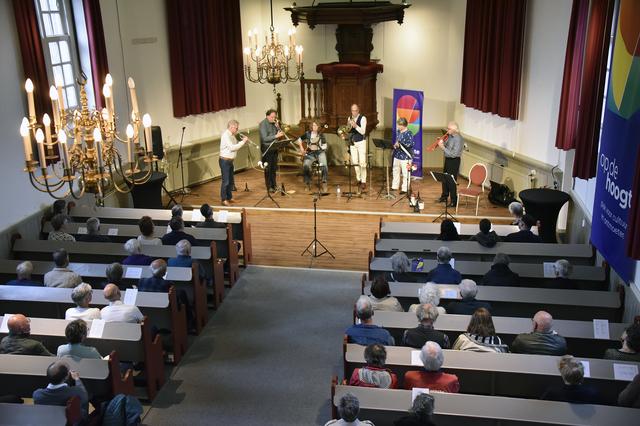 Blazersensemble Ottoni neemt bezoekers in Theater op de Hoogte in Wolvega mee op muzikale reis