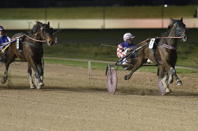 André Bakker wint op Victoria Park. ‘Robin had me advies gegeven hoe ik Mark Schermer het beste kon 