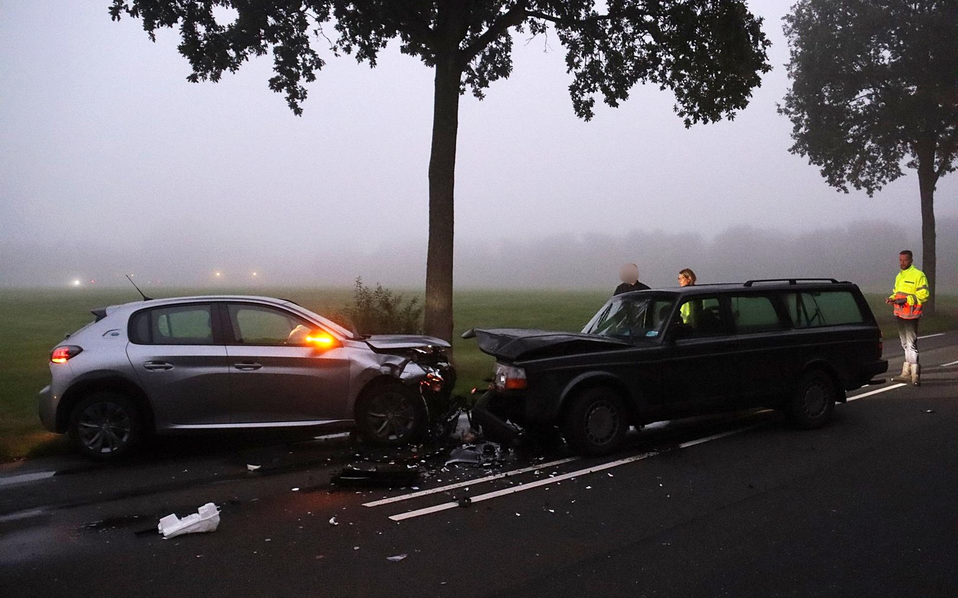 Ondanks de flinke impact raakte bij de aanrijding niemand gewond.