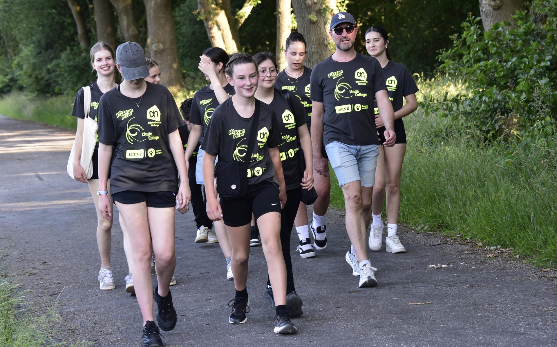 In plaats van hardlopen, leggen alle deelnemers de route wandelend af. Ook wordt een extra waterpunt aan de route toegevoegd.
