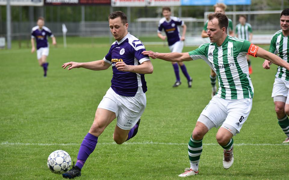 FC Wolvega verliest met 2-3 van koploper Drenthina.