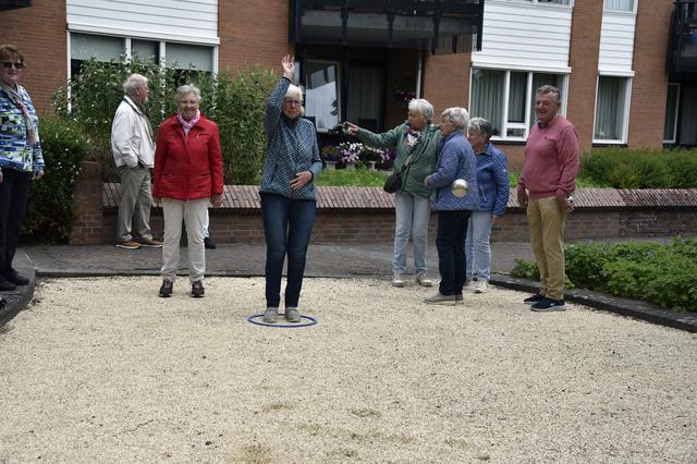 Sickenga-Oord in Wolvega opent opgeknapte jeu de boules-baan tijdens zomerfair
