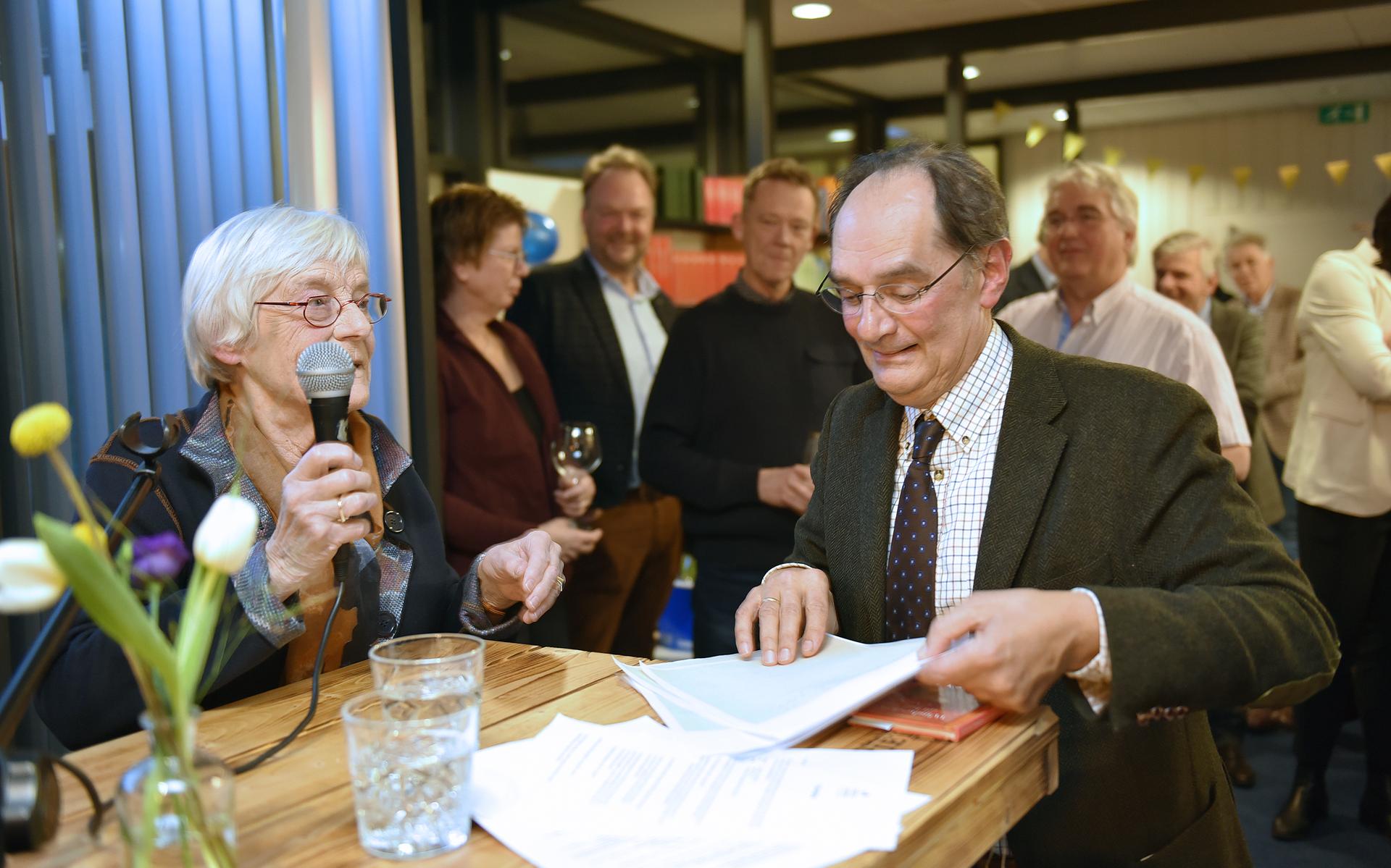 Advocaat in Wolvega met pensioen. Eerde de Vries hangt na 41 jaar zijn toga aan de wilgen