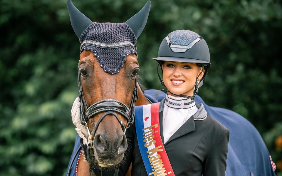 Isabelle Saton met haar pony Capricho.