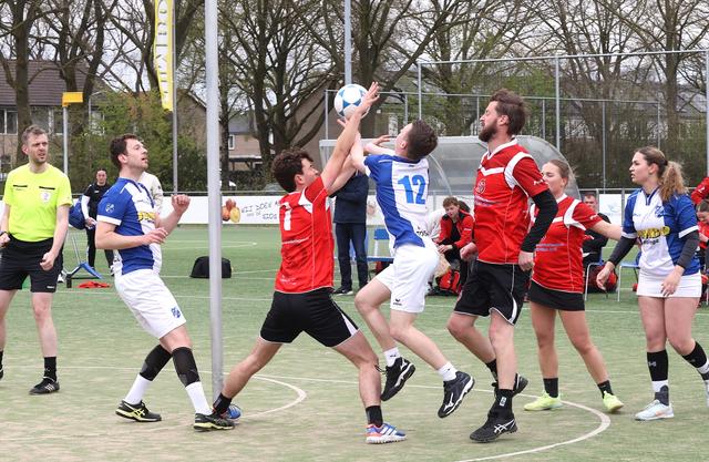 SIOS/Leonidas wint winderige derby van Lintjo
