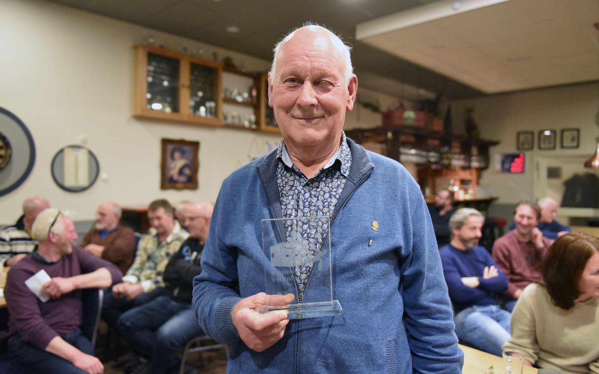 Franke Hoekstra neemt afscheid als bestuurslid IJsvereniging Nijelamer