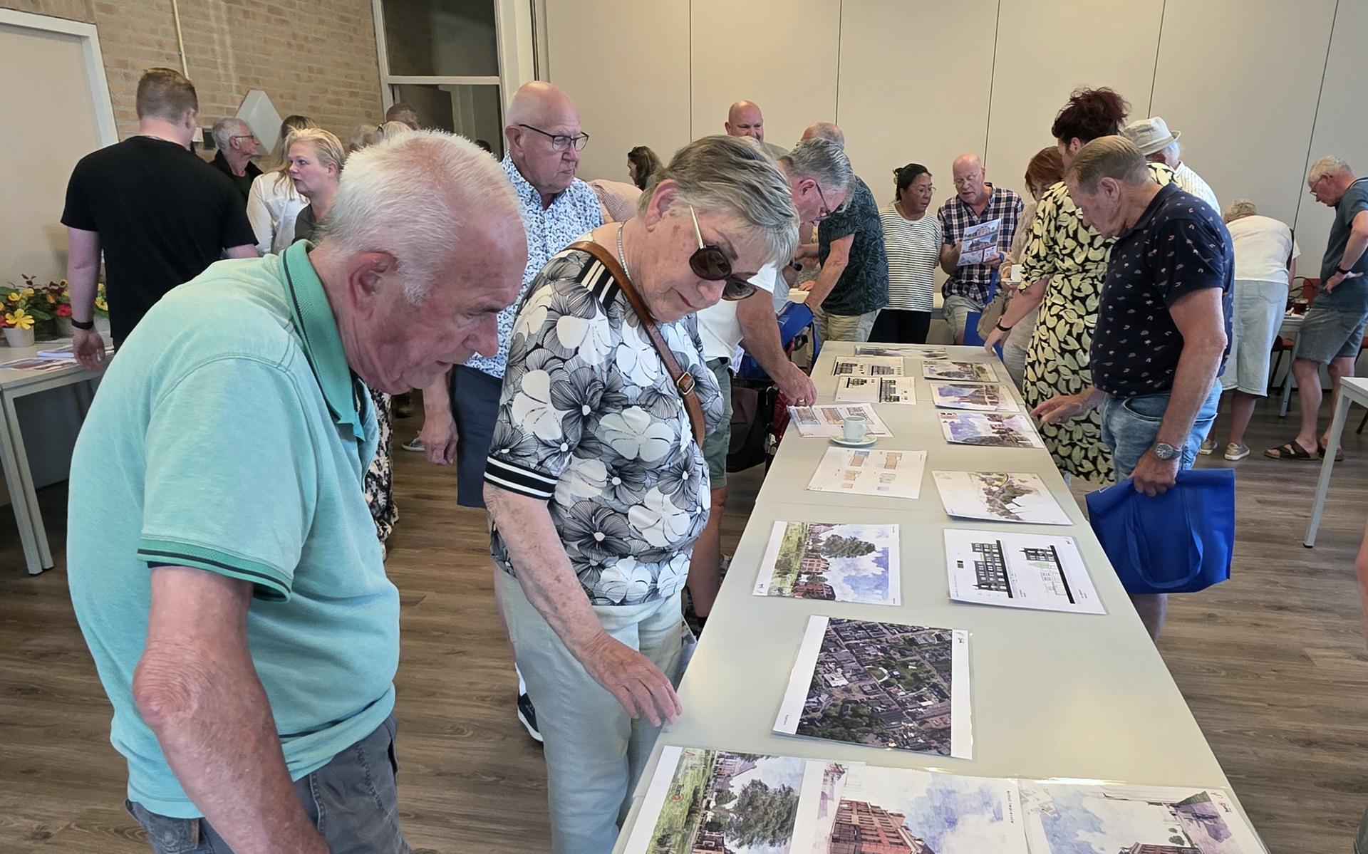 Veel belangstelling voor de informatiedag over het woningbouwproject Groene Hart in Wolvega. 