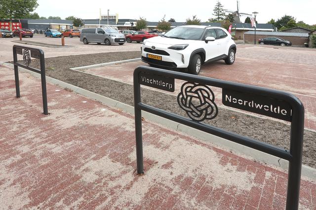 De nieuwe fietsenrekjes in Noordwolde.