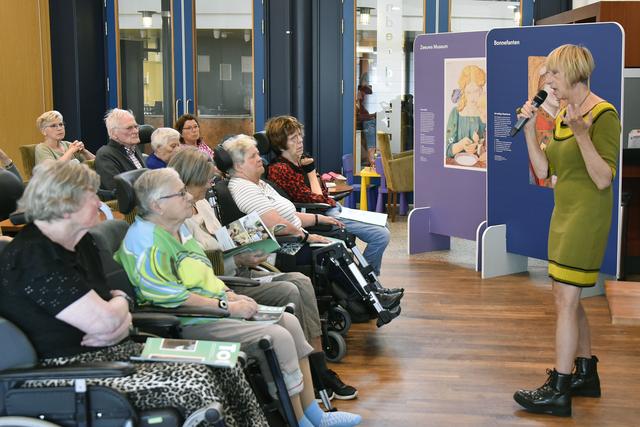 Bewoners LindeStede maken kennis met kunst