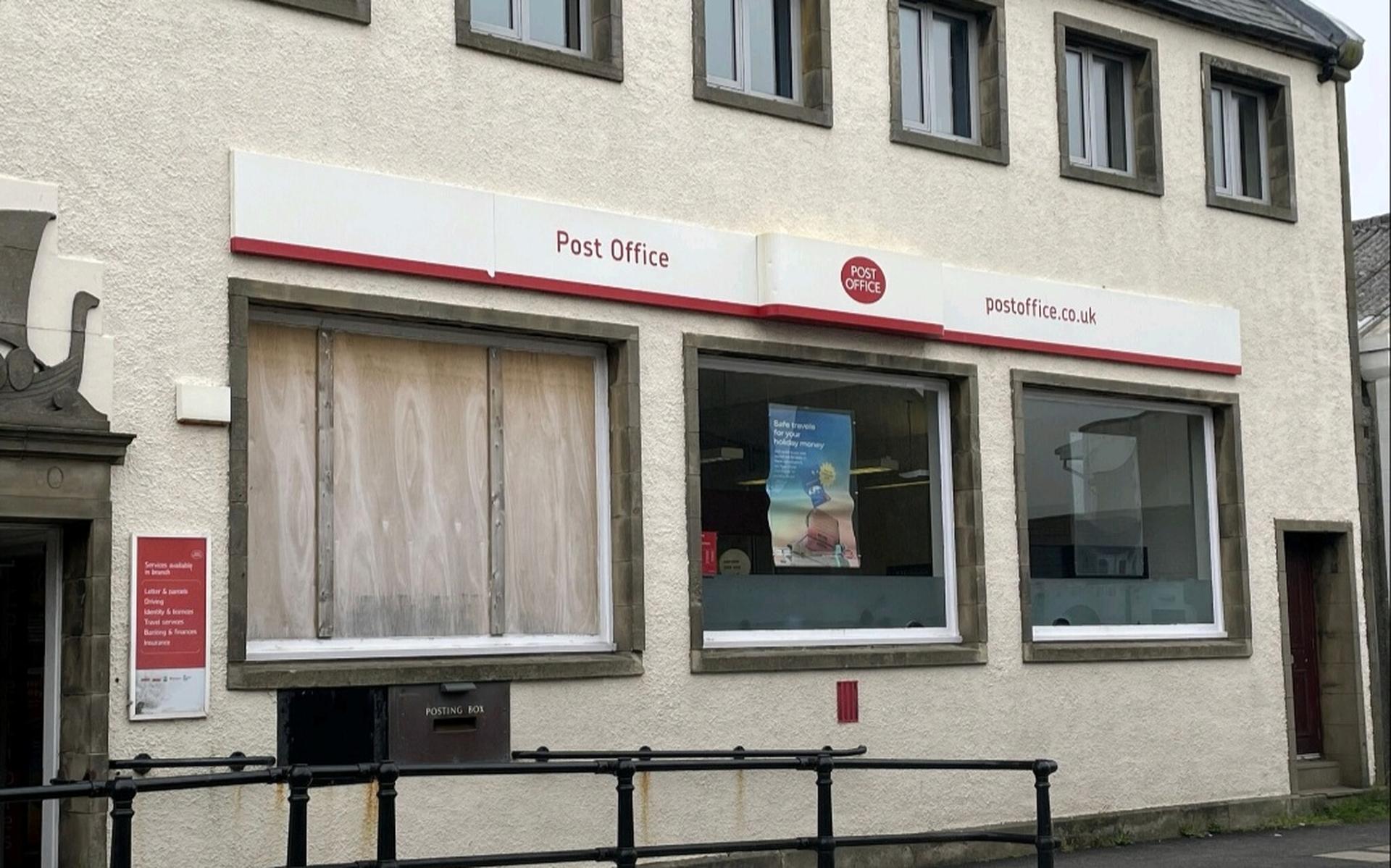 Een foto van een kantoor van Post Office in Schotland. 