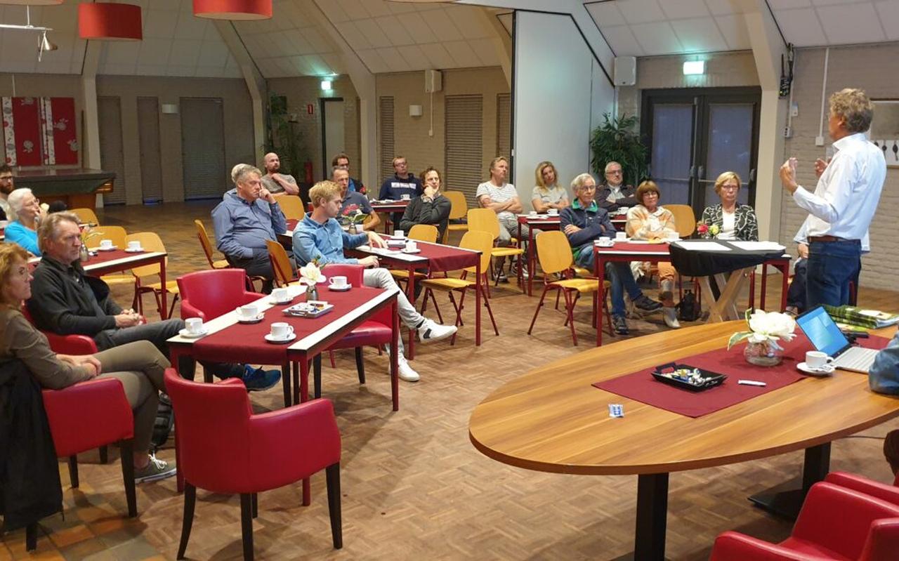 Donderdagavond kwamen zo’n dertig mensen bijeen op een bijeenkomst in Boijl. Donderdagavond kwamen zo’n dertig mensen bijeen op een bijeenkomst in Boijl.