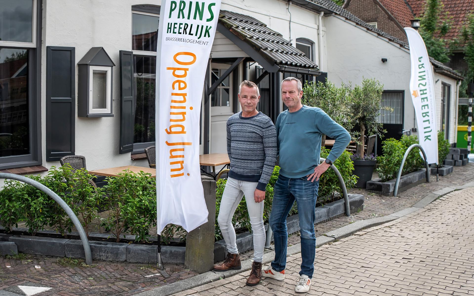 Mark Hofstra (links) en Johannes Goossen (rechts) zijn de eigenaren van Brasserie & Logement Prinsheerlijk.